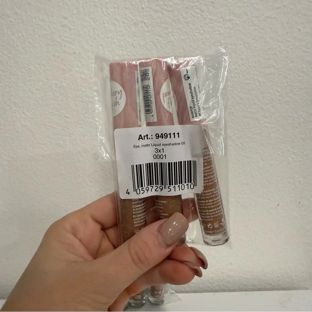 Essence Matte Waterproof Liquid Eyeshadow in 05 Toasty Temptation 10 fl oz